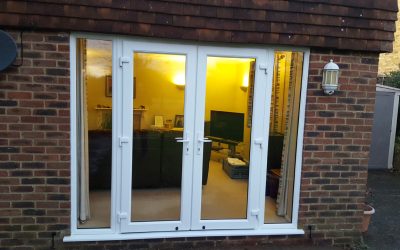 3 Prominent Signs that Tell You to Replace Your Double Glazing
